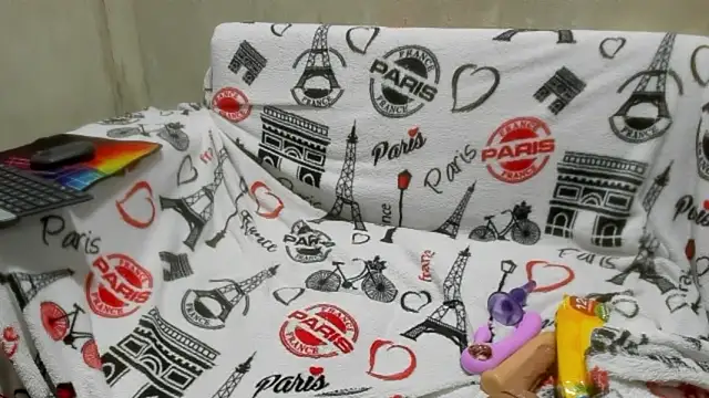 ivy moon05 online show from April 1, 2026, 1:34 pm