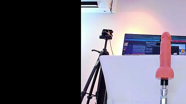 Snapshot of maily_zanss chatting on October 15, 2025, 7:36 pm maily zanss online show from October 15, 2025, 7:36 pm