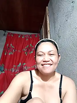 Snapshot of Everleigh_mom chatting on September 28, 2025, 7:58 am Everleigh mom online show from September 28, 2025, 7:58 am