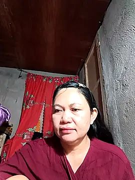 Snapshot of Everleigh_mom chatting on October 13, 2025, 8:09 pm Everleigh mom online show from October 13, 2025, 8:09 pm