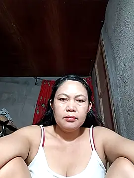 Snapshot of Everleigh_mom chatting on October 27, 2025, 7:29 pm Everleigh mom online show from October 27, 2025, 7:29 pm