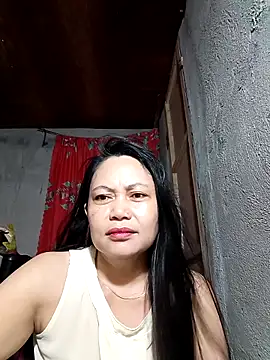 Everleigh mom online show from December 16, 2025, 7:52 pm