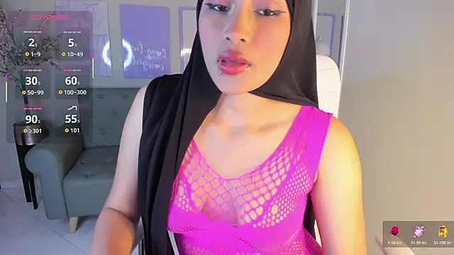 kayla hasab online show from November 10, 2025, 1:04 am