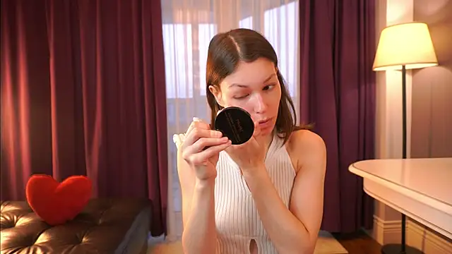 ElwynaBrickell online show from November 7, 2025, 4:12 am