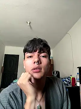 alandelrey57 online show from December 18, 2025, 3:07 pm