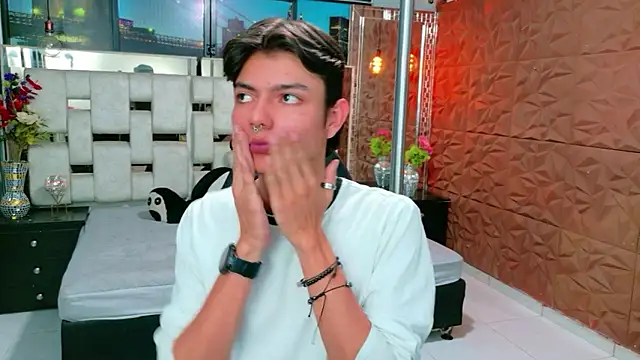 alandelrey57 online show from January 8, 2026, 7:43 am