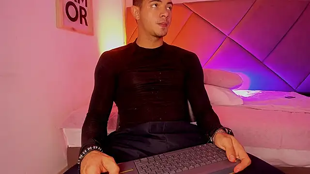 andrew colleman online show from September 24, 2025, 4:05 am