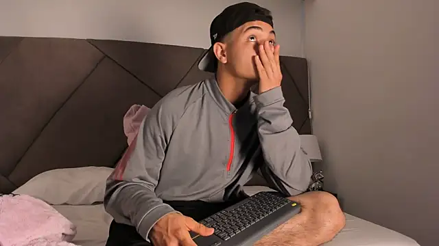 andrew colleman online show from October 13, 2025, 11:21 am