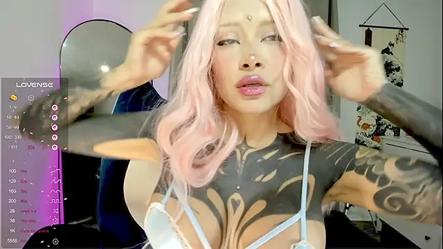 AlinaLukyanova online show from June 2, 2026, 4:14 am