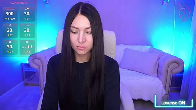 EliseVelour online show from October 17, 2025, 12:52 pm