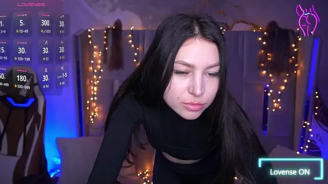 EliseVelour online show from February 17, 2026, 2:13 pm