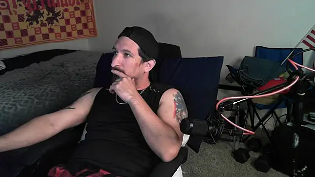 DevilPup75  online show from October 26, 2025, 5:02 am