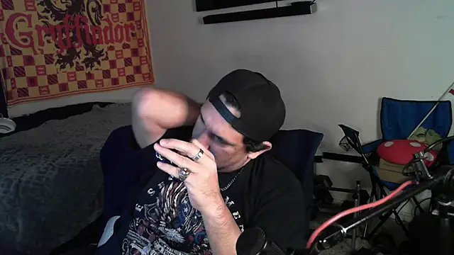 DevilPup75  online show from October 27, 2025, 4:27 am