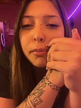 Snapshot of kiramedi chatting on September 18, 2025, 2:57 am kiramedi online show from September 18, 2025, 2:57 am