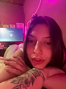 Snapshot of kiramedi chatting on September 23, 2025, 2:36 am kiramedi online show from September 23, 2025, 2:36 am