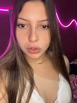 Snapshot of kiramedi chatting on September 24, 2025, 11:08 pm kiramedi online show from September 24, 2025, 11:08 pm