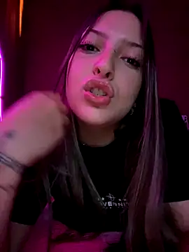 Snapshot of kiramedi chatting on November 4, 2025, 10:09 pm kiramedi online show from November 4, 2025, 10:09 pm