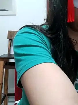 Snapshot of LoveFoxi chatting on October 27, 2025, 2:37 am LoveFoxi online show from October 27, 2025, 2:37 am