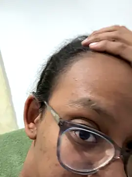 Snapshot of Valen1800 chatting on October 7, 2025, 1:25 am Valen1800 online show from October 7, 2025, 1:25 am