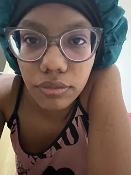 Snapshot of Valen1800 chatting on October 8, 2025, 1:58 am Valen1800 online show from October 8, 2025, 1:58 am