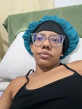 Snapshot of Valen1800 chatting on October 31, 2025, 12:44 am Valen1800 online show from October 31, 2025, 12:44 am