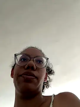 Snapshot of Valen1800 chatting on November 5, 2025, 4:51 pm Valen1800 online show from November 5, 2025, 4:51 pm