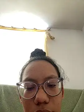 Valen1800 online show from February 11, 2026, 3:39 pm