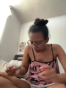 Valen1800 online show from April 6, 2026, 8:43 pm