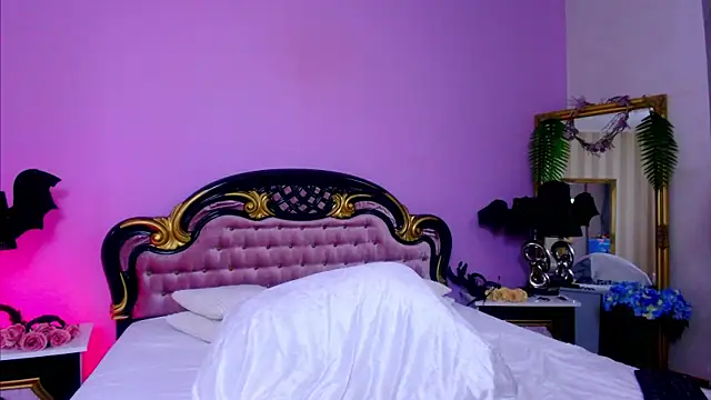 BellaHex online show from November 3, 2025, 6:09 pm