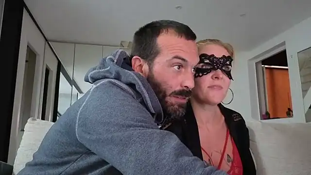 Snapshot of bellemasquer chatting on September 24, 2025, 1:14 pm bellemasquer online show from September 24, 2025, 1:14 pm