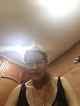 MaryeLunna online show from September 30, 2025, 12:37 am