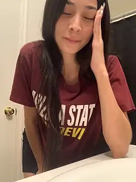 Snapshot of lovinlush chatting on November 8, 2025, 5:18 am lovinlush online show from November 8, 2025, 5:18 am