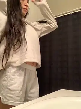 Snapshot of lovinlush chatting on November 16, 2025, 5:40 pm lovinlush online show from November 16, 2025, 5:40 pm