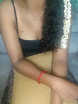 Snapshot of Tamilpallavi chatting on October 27, 2025, 9:41 pm Tamilpallavi online show from October 27, 2025, 9:41 pm