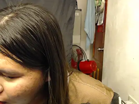 Snapshot of pinay_tynee chatting on November 20, 2025, 4:51 pm pinay tynee online show from November 20, 2025, 4:51 pm