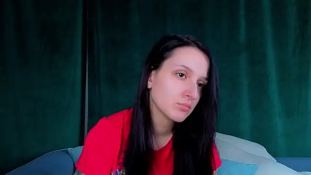 Snapshot of FalineBeacher chatting on October 15, 2025, 2:28 pm FalineBeacher online show from October 15, 2025, 2:28 pm