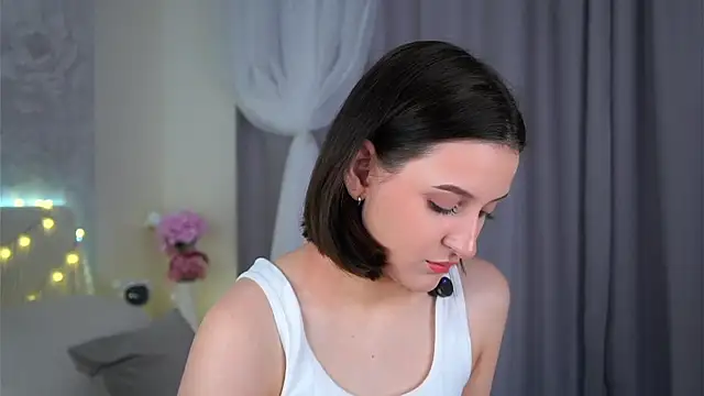 FalineBeacher online show from April 6, 2026, 1:03 am