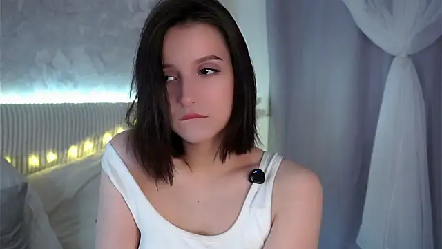 FalineBeacher online show from April 18, 2026, 1:09 am