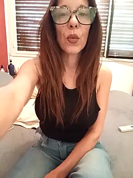 Esmeralda passion online show from October 15, 2025, 1:44 pm