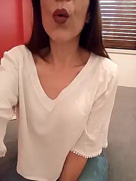 Esmeralda passion online show from October 20, 2025, 11:43 am