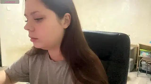 Purekittyshy online show from October 8, 2025, 3:31 pm