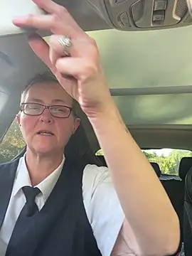 Curvy-Jinx online show from September 30, 2025, 10:42 am