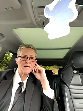 Curvy-Jinx online show from October 27, 2025, 1:15 pm