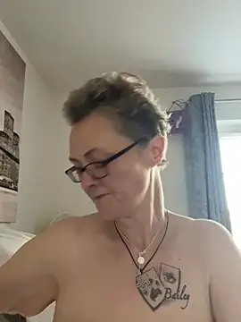 Curvy-Jinx online show from January 14, 2026, 8:42 am