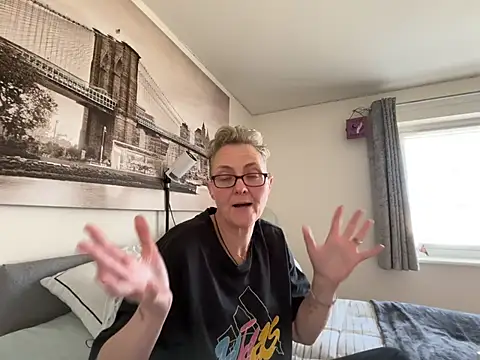 Curvy-Jinx online show from March 25, 2026, 12:00 pm