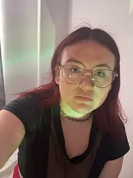 Snapshot of AliaMiller_ chatting on June 21, 2026, 2:41 pm AliaMiller online show from June 21, 2026, 2:41 pm