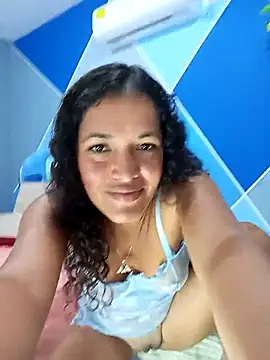 Snapshot of emma_ucros chatting on December 1, 2025, 10:59 pm emma ucros online show from December 1, 2025, 10:59 pm