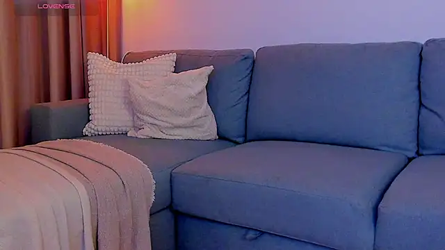 AlessandraCrystal online show from December 2, 2025, 3:29 pm