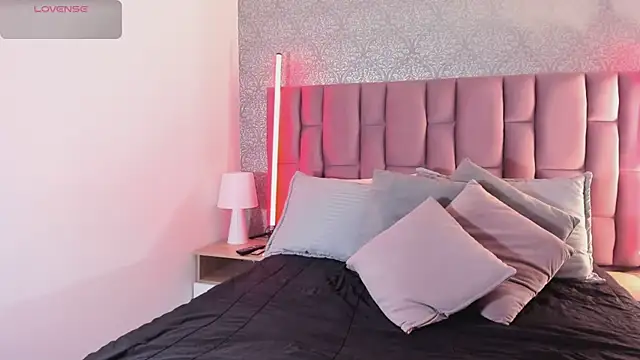 MartinaRizzi online show from December 19, 2025, 3:35 am