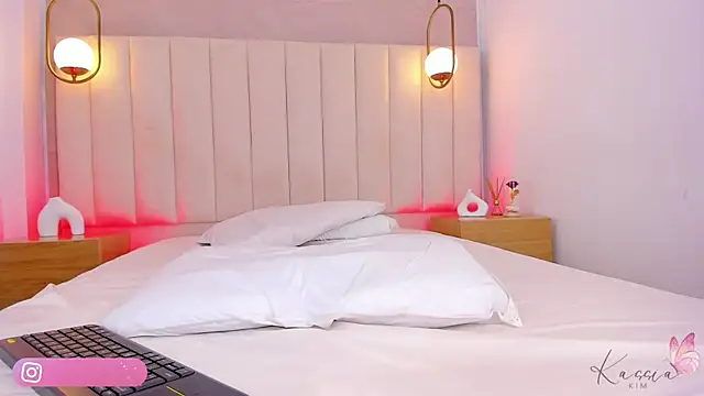 Snapshot of kassia_kim chatting on October 4, 2025, 4:32 am kassia kim online show from October 4, 2025, 4:32 am